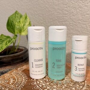 Proactiv Cleanser and Treatment Set - White and Blue